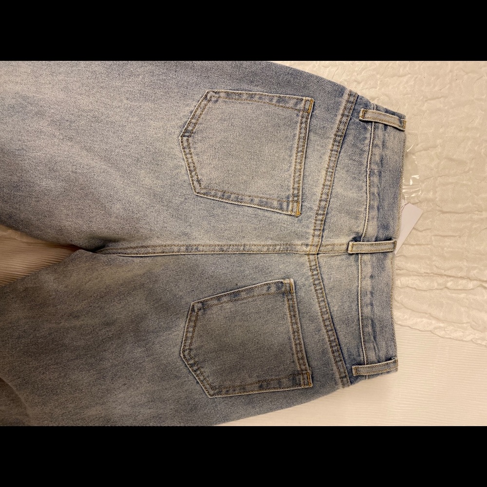 Vintage Ripped Jeans - Picture 3 of 5